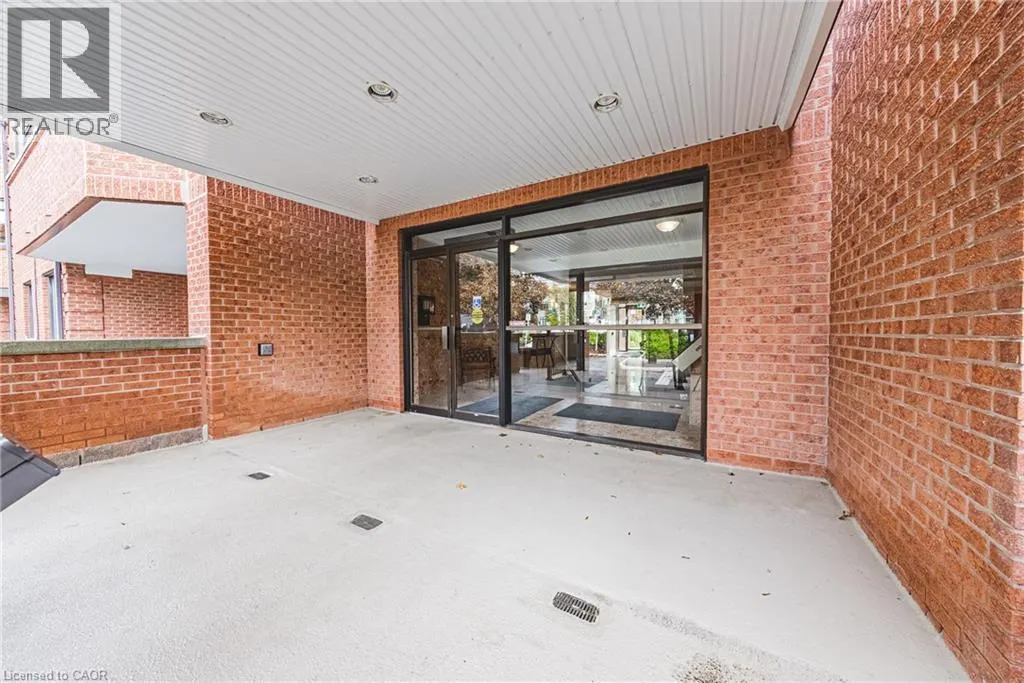 150 WILSON Street W Unit# 215, #215