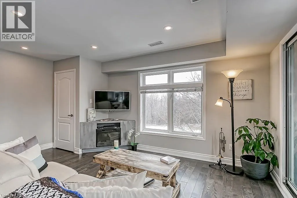 2386 MUNN'S Avenue E Unit# E, #E