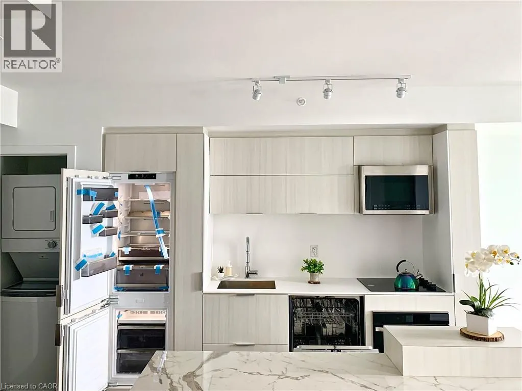 370 MARTHA Street Unit# 806, #806