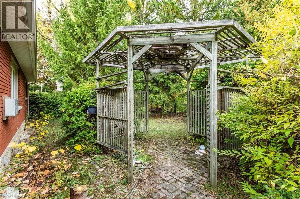 14 CLOVERHILL Avenue