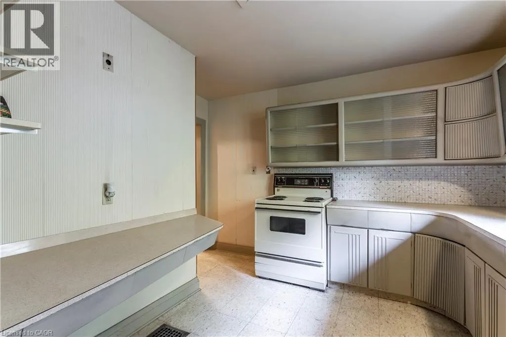 14 CLOVERHILL Avenue