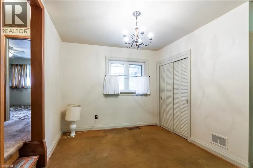 14 CLOVERHILL Avenue