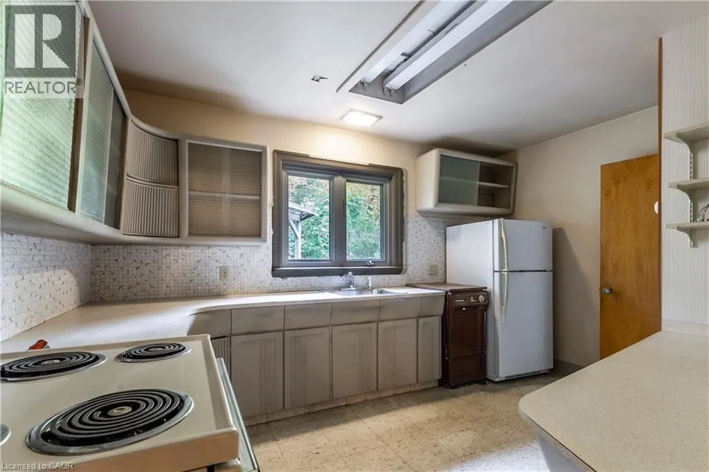 14 CLOVERHILL Avenue