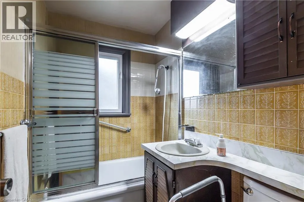 14 CLOVERHILL Avenue