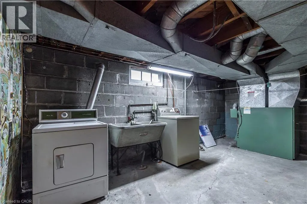 14 CLOVERHILL Avenue