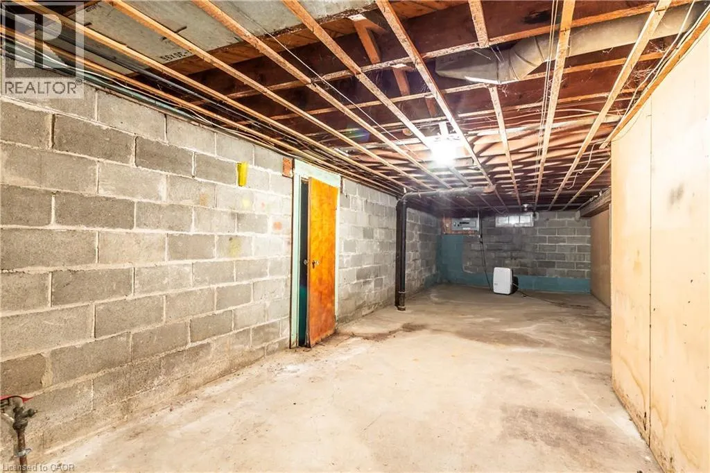 14 CLOVERHILL Avenue