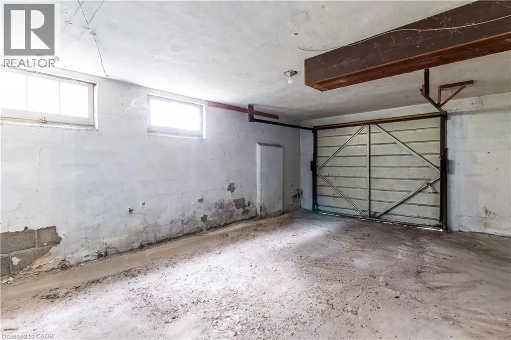 14 CLOVERHILL Avenue