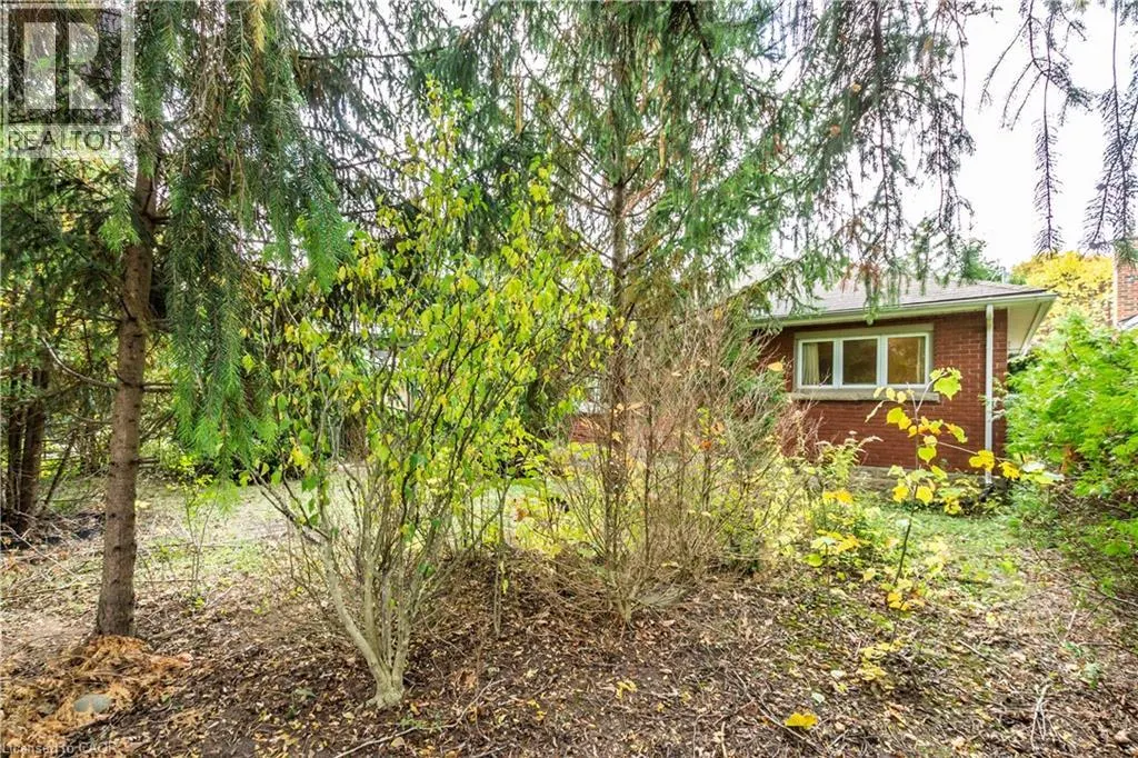 14 CLOVERHILL Avenue