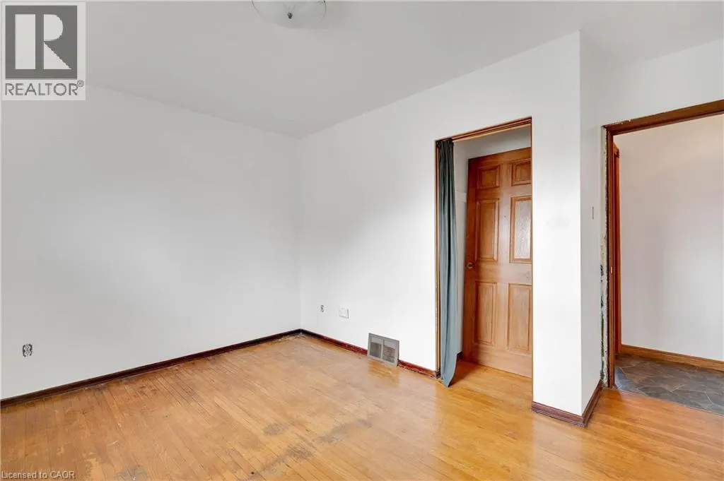 18 KINGSTON Crescent