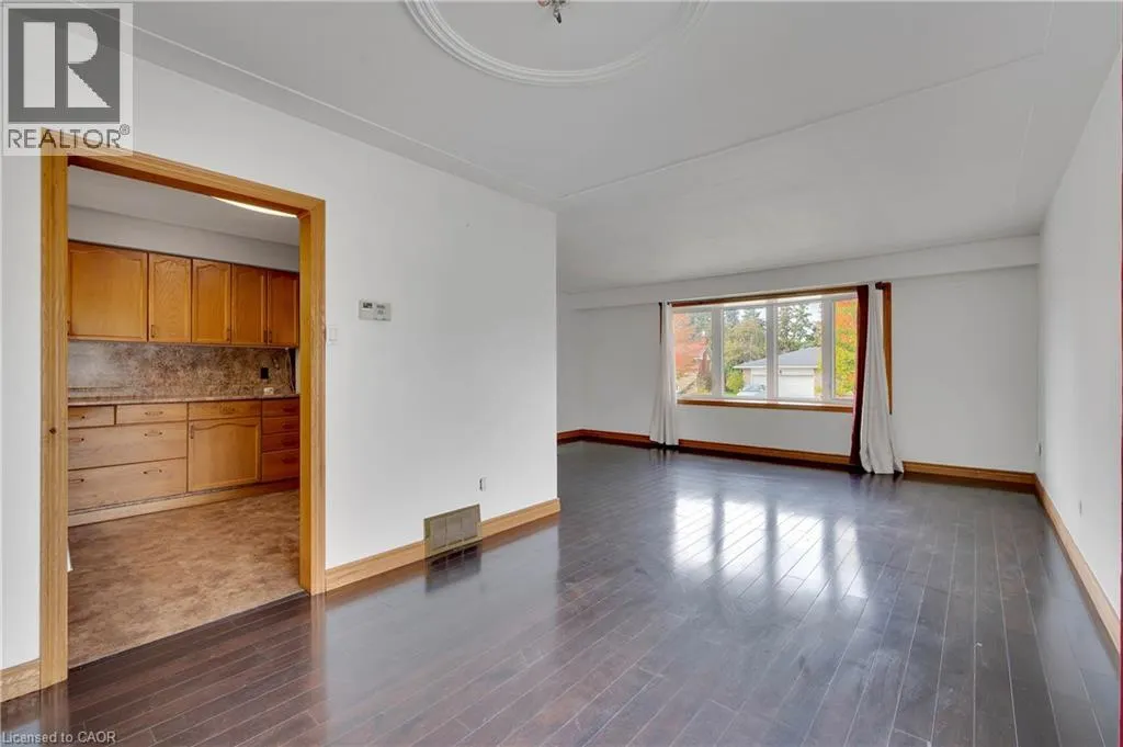 18 KINGSTON Crescent