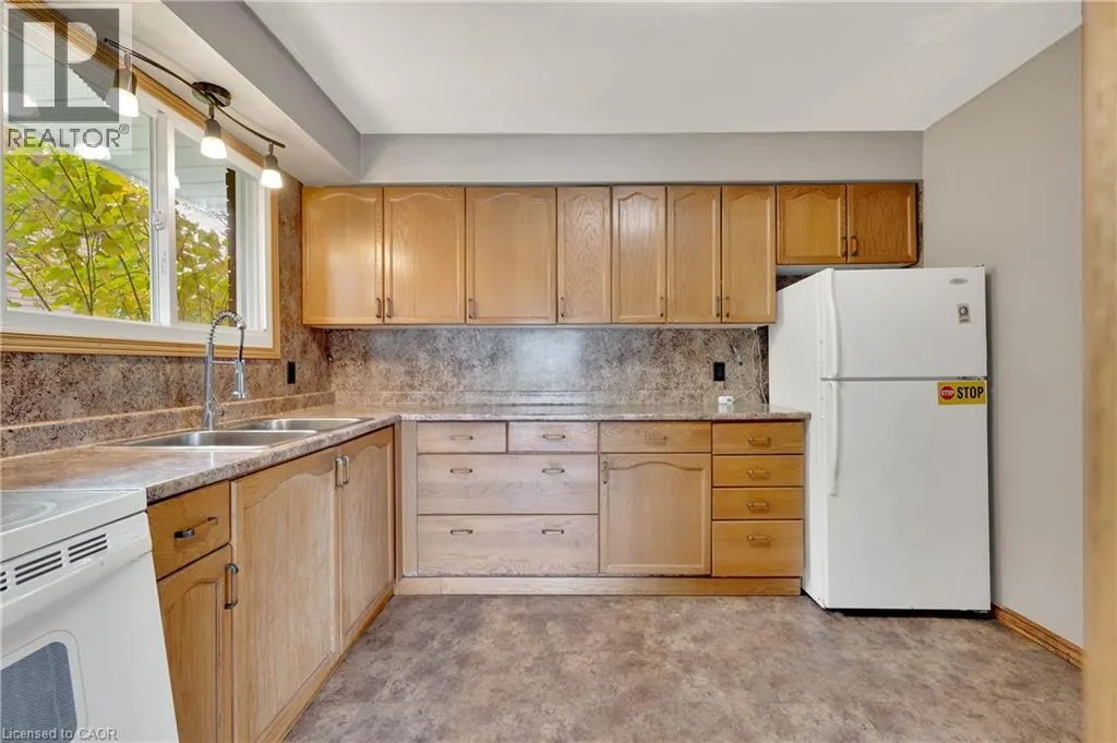 18 KINGSTON Crescent