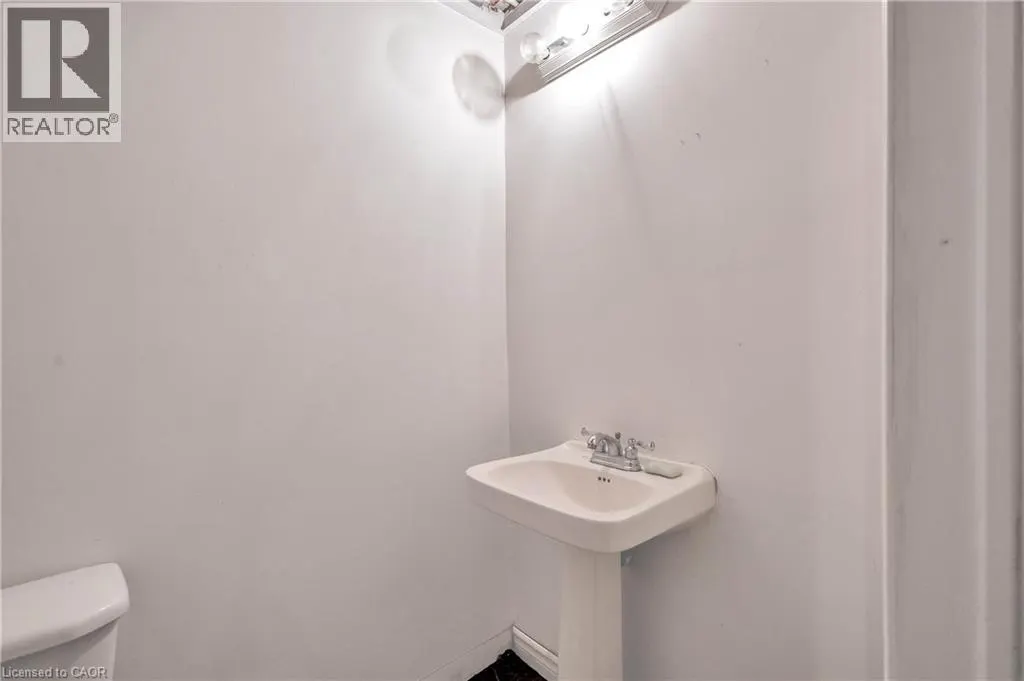 18 KINGSTON Crescent