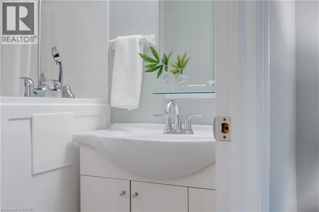 1272 ONTARIO Street Unit# 204, #204