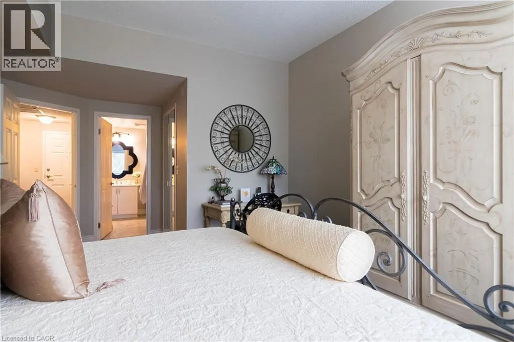 3497 UPPER MIDDLE Road Unit# 305, #305