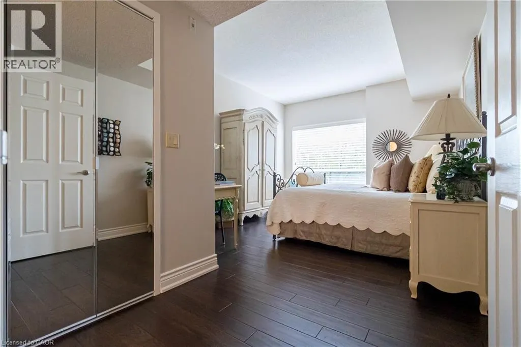 3497 UPPER MIDDLE Road Unit# 305, #305