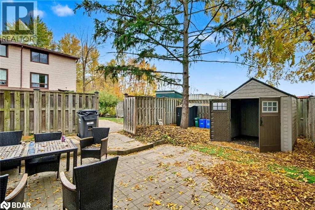 64 BRONTE Street S Unit# 8, #8