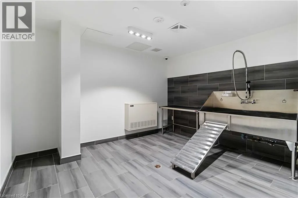 15 WELLINGTON Street S Unit# 408, #408