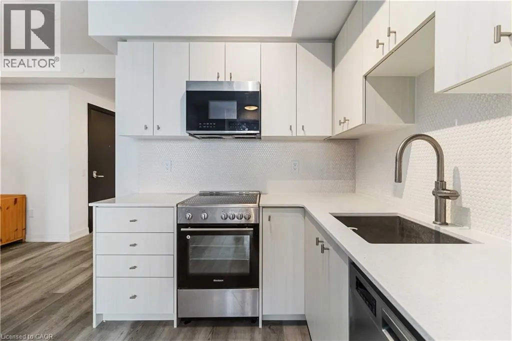 15 WELLINGTON Street S Unit# 408, #408