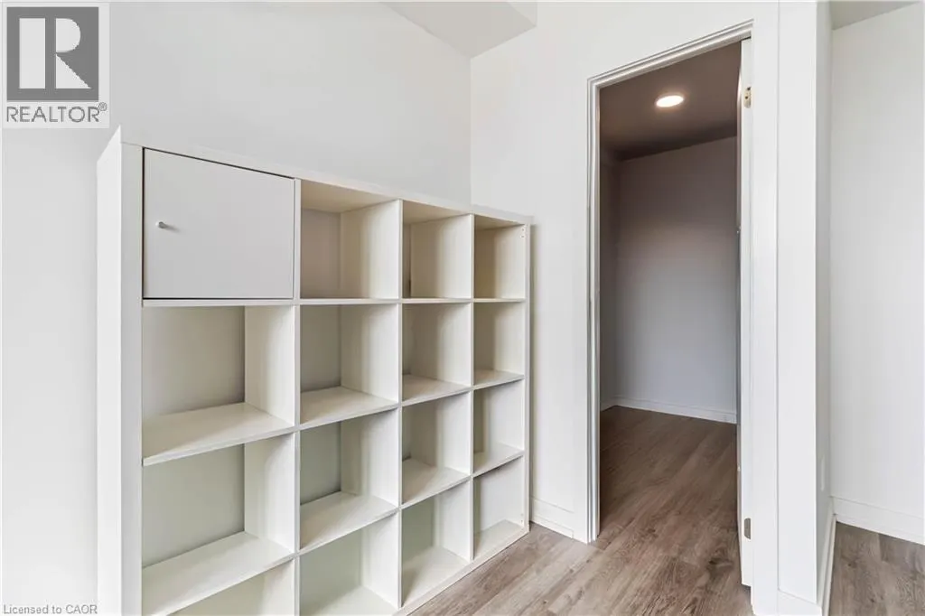 15 WELLINGTON Street S Unit# 408, #408