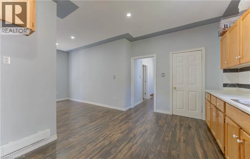 138 COURTLAND Avenue E