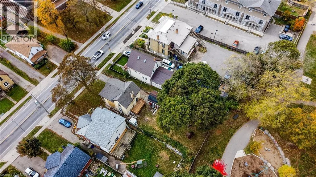 138 COURTLAND Avenue E