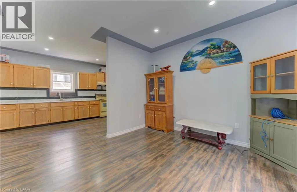 138 COURTLAND Avenue E