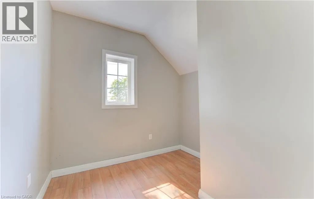 138 COURTLAND Avenue E