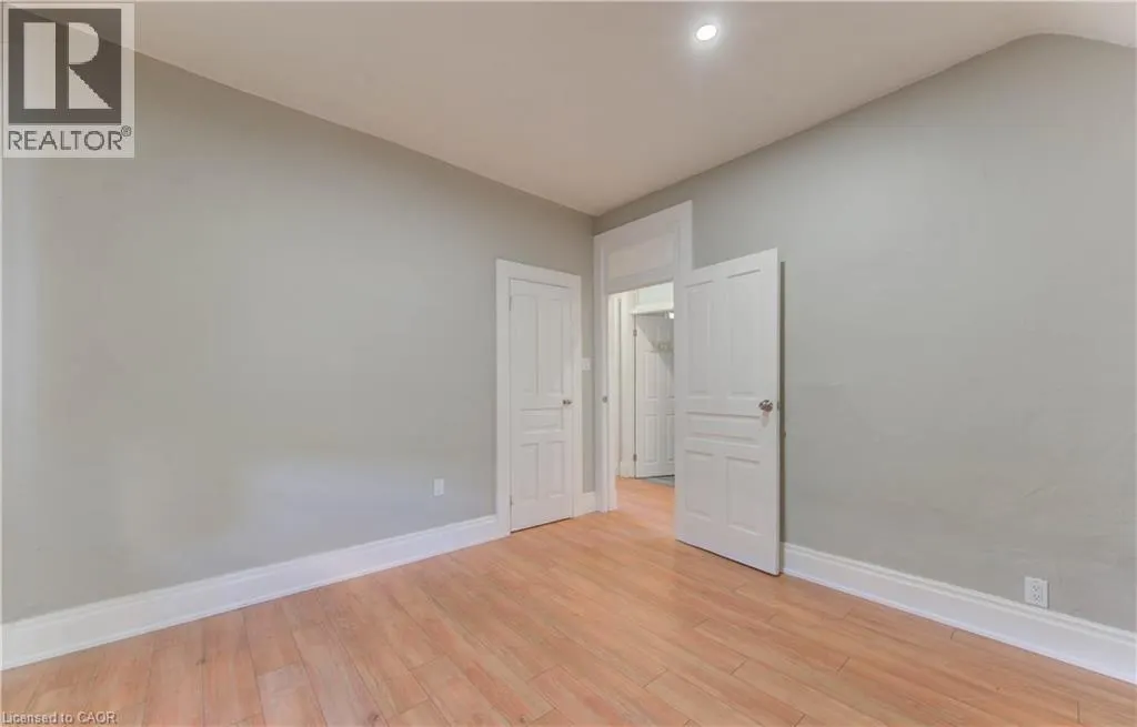 138 COURTLAND Avenue E