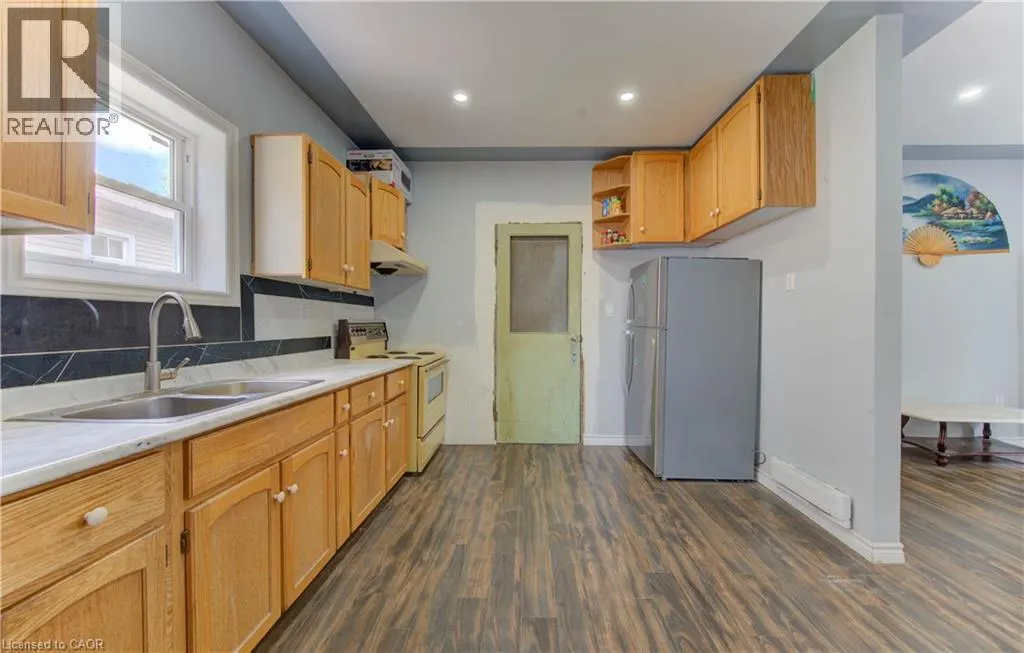 138 COURTLAND Avenue E