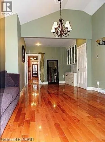 134 COURTLAND Avenue E