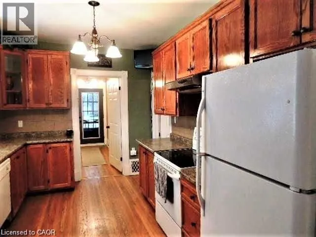 134 COURTLAND Avenue E