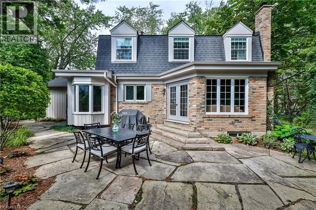 206 ROSSMORE Boulevard