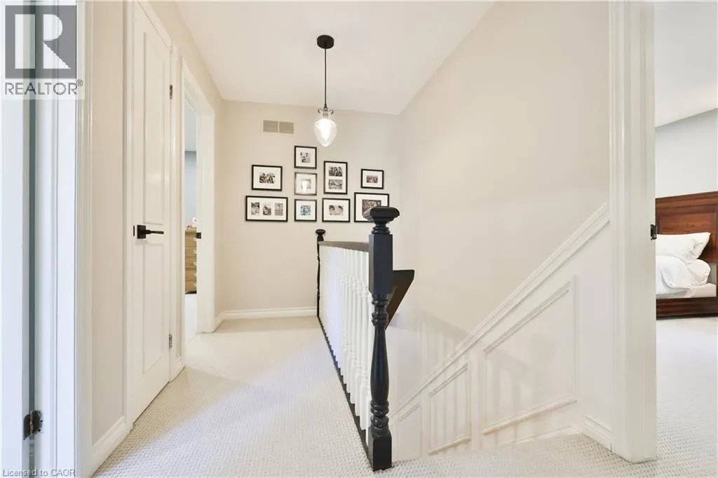 206 ROSSMORE Boulevard