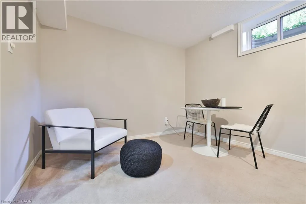 206 ROSSMORE Boulevard