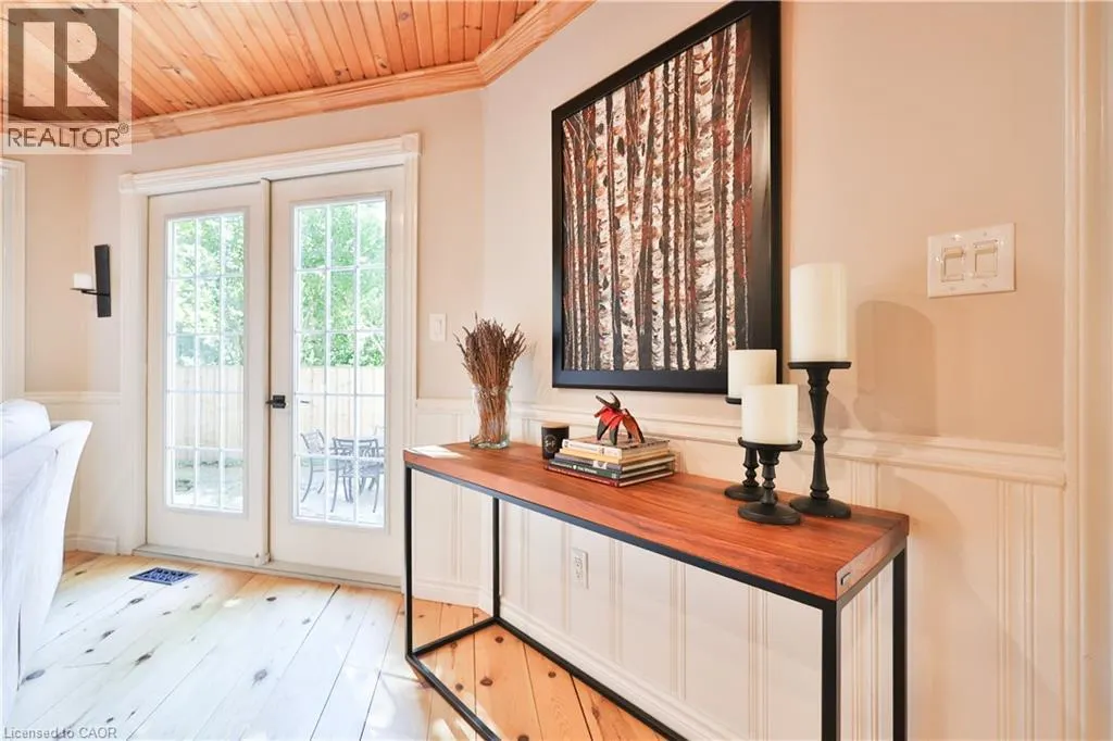 206 ROSSMORE Boulevard