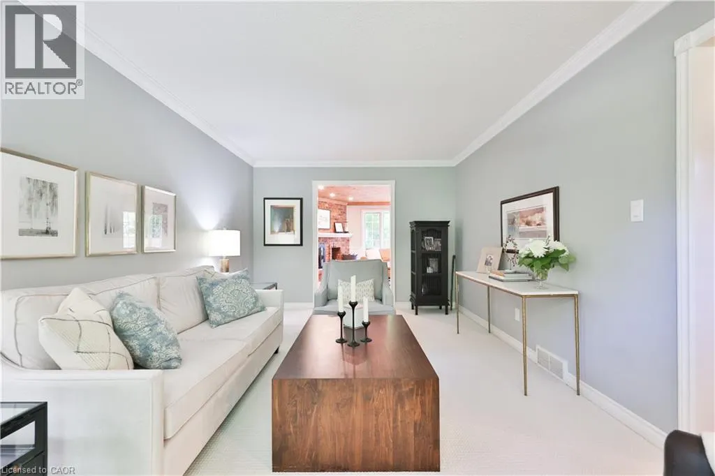 206 ROSSMORE Boulevard