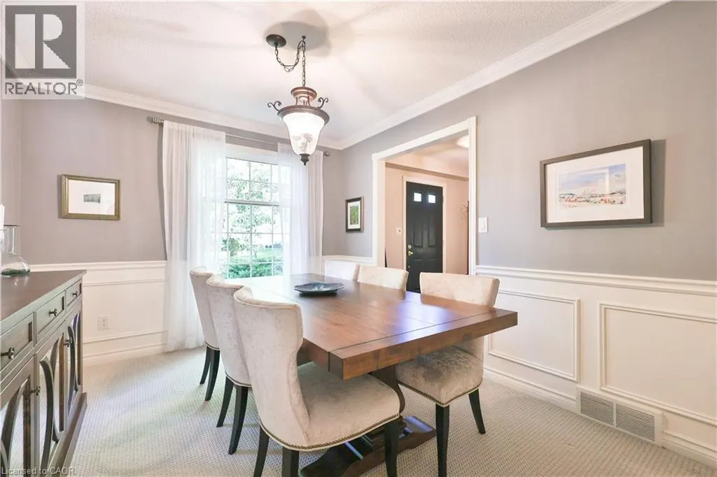 206 ROSSMORE Boulevard