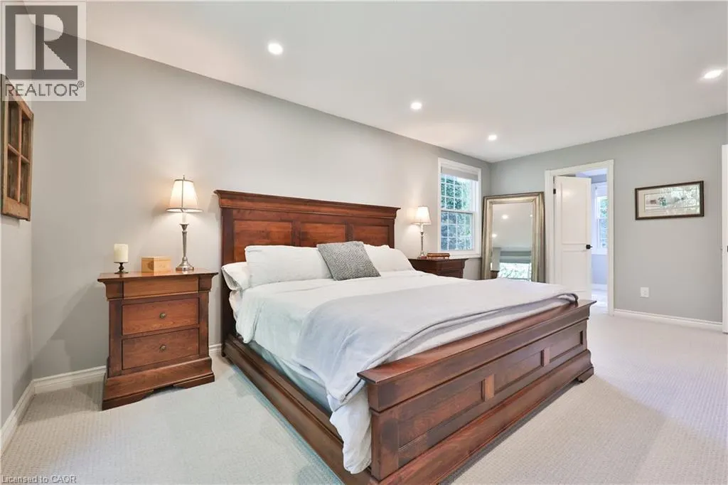 206 ROSSMORE Boulevard