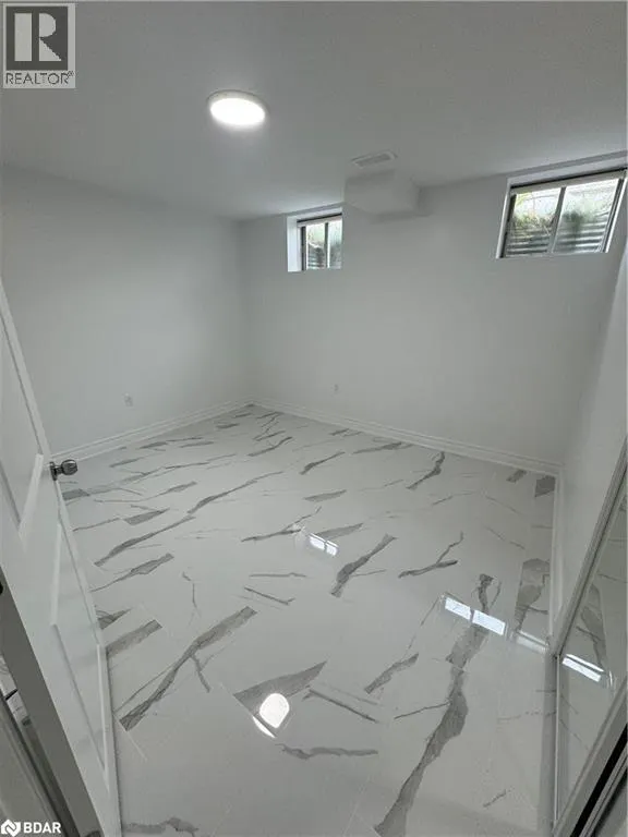 29 PADDINGTON Grove Unit# Lower, #Lower