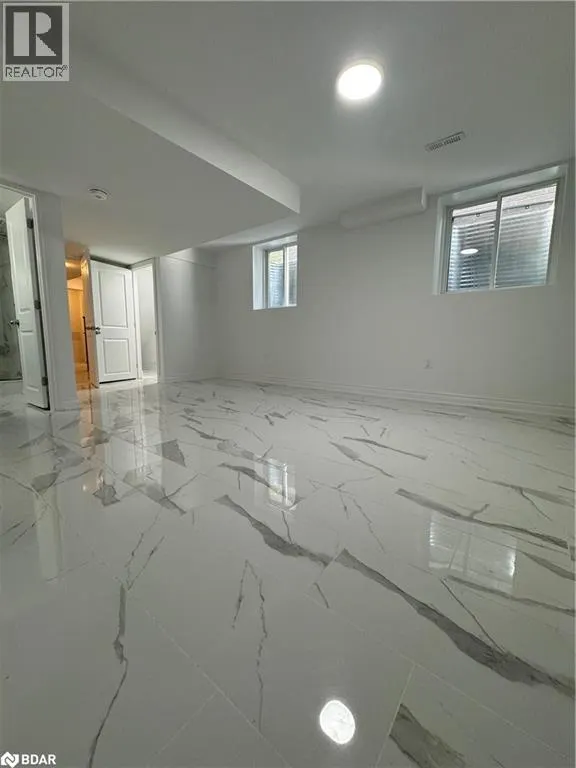 29 PADDINGTON Grove Unit# Lower, #Lower