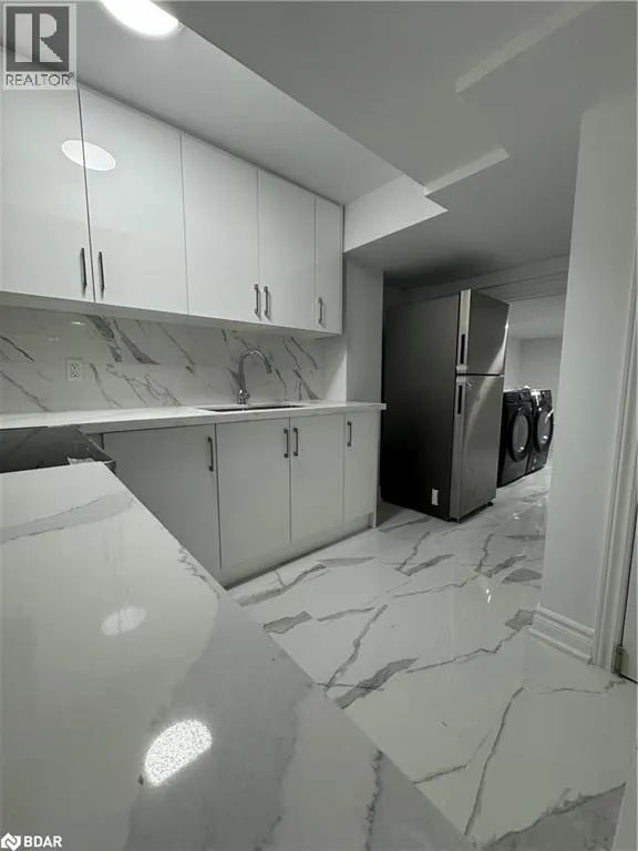 29 PADDINGTON Grove Unit# Lower, #Lower