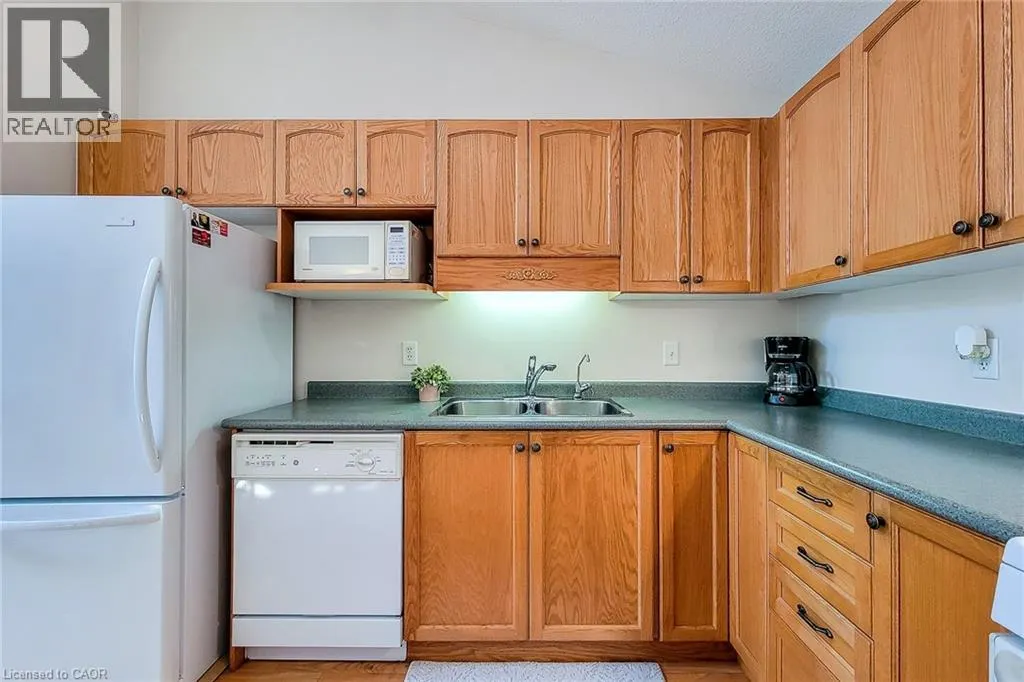 751 RYMAL Road W Unit# 22, #22