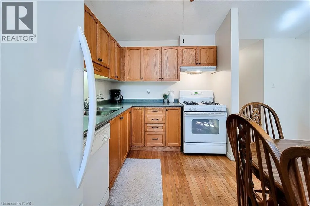 751 RYMAL Road W Unit# 22, #22