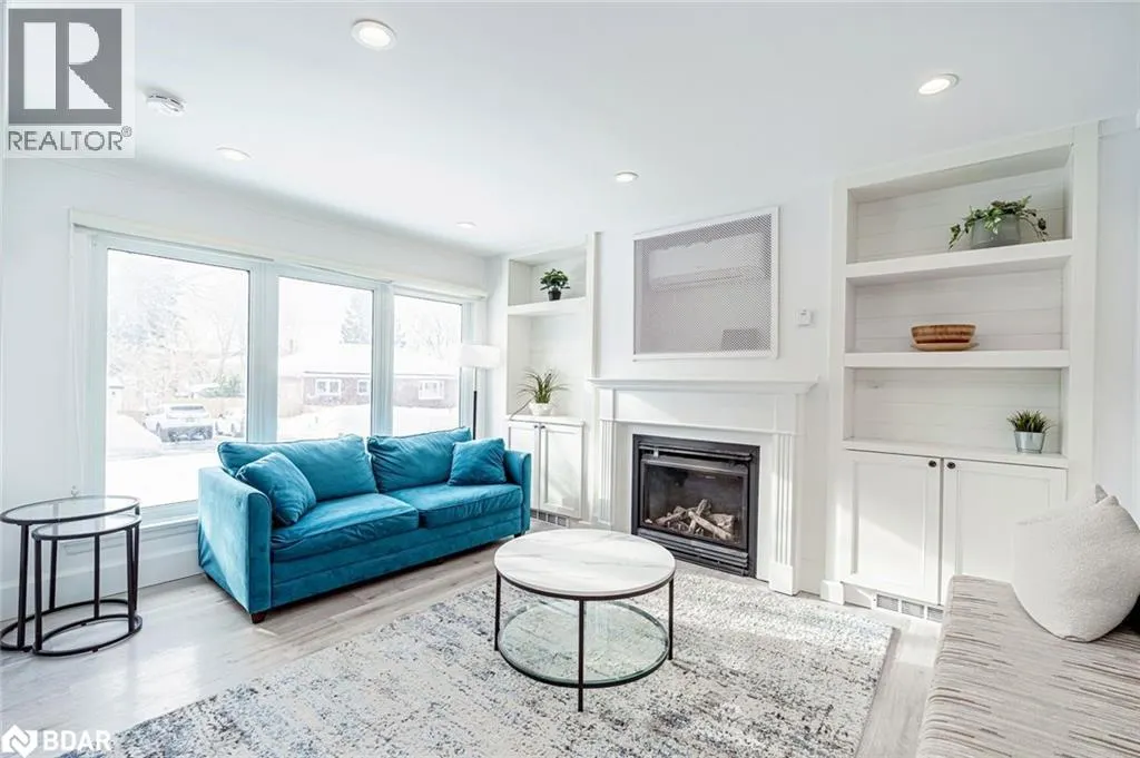 54 SOPHIA Street E Unit# Main, #Main