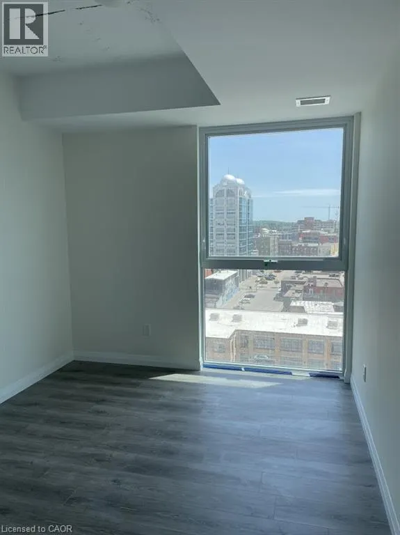 60 CHARLES Street W Unit# 1105, #1105