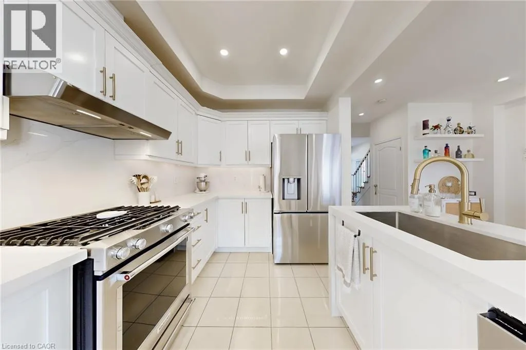 43 BANKFIELD Crescent