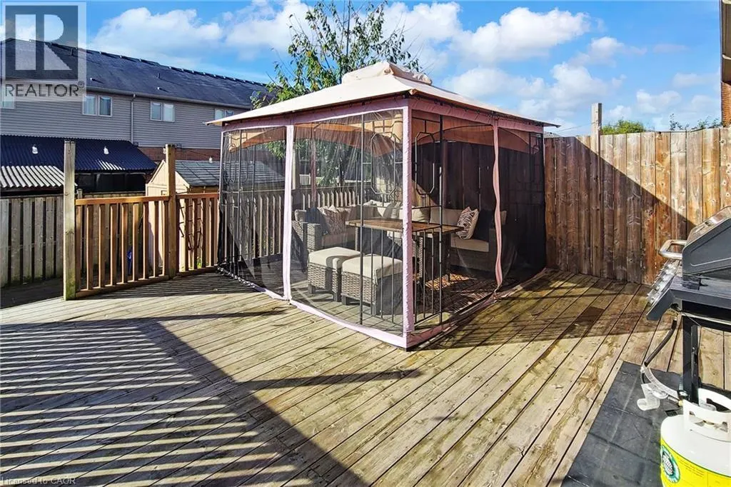 43 BANKFIELD Crescent