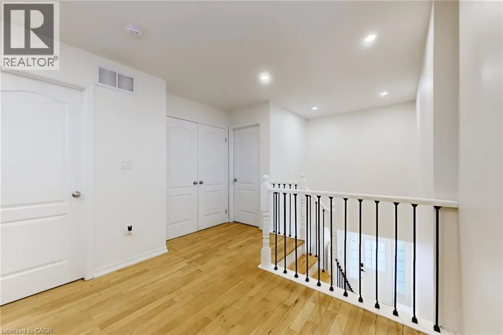 43 BANKFIELD Crescent