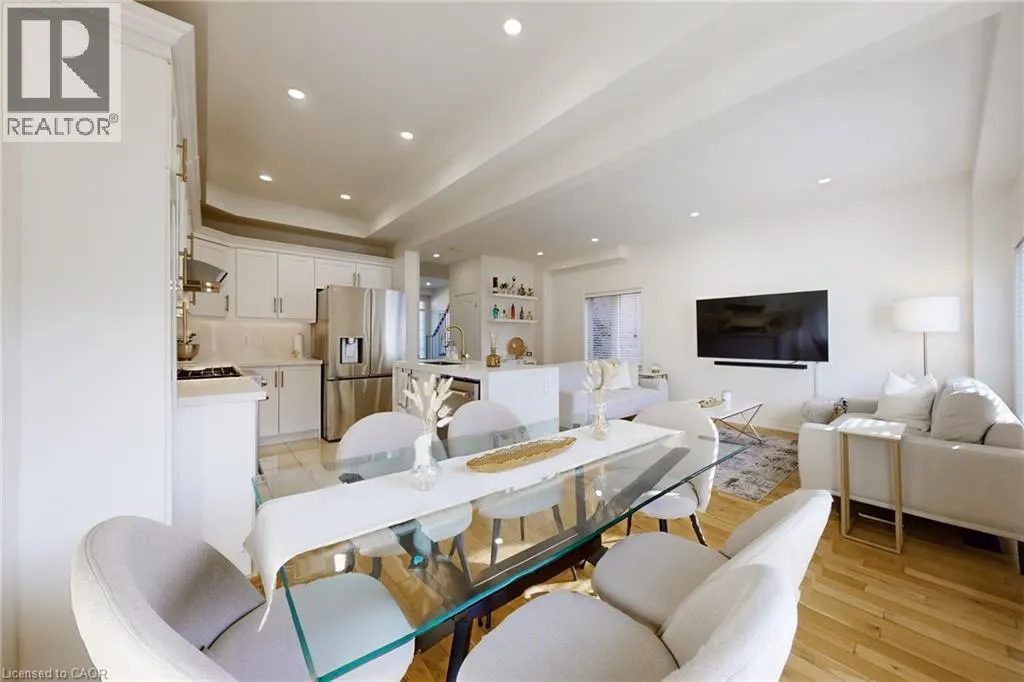 43 BANKFIELD Crescent