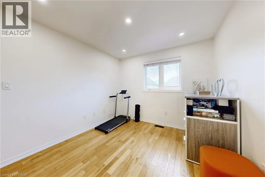 43 BANKFIELD Crescent